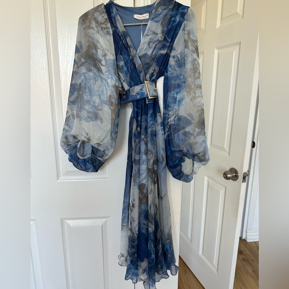 Selling this gorgeous wedding guest dress (NEVER WORN)